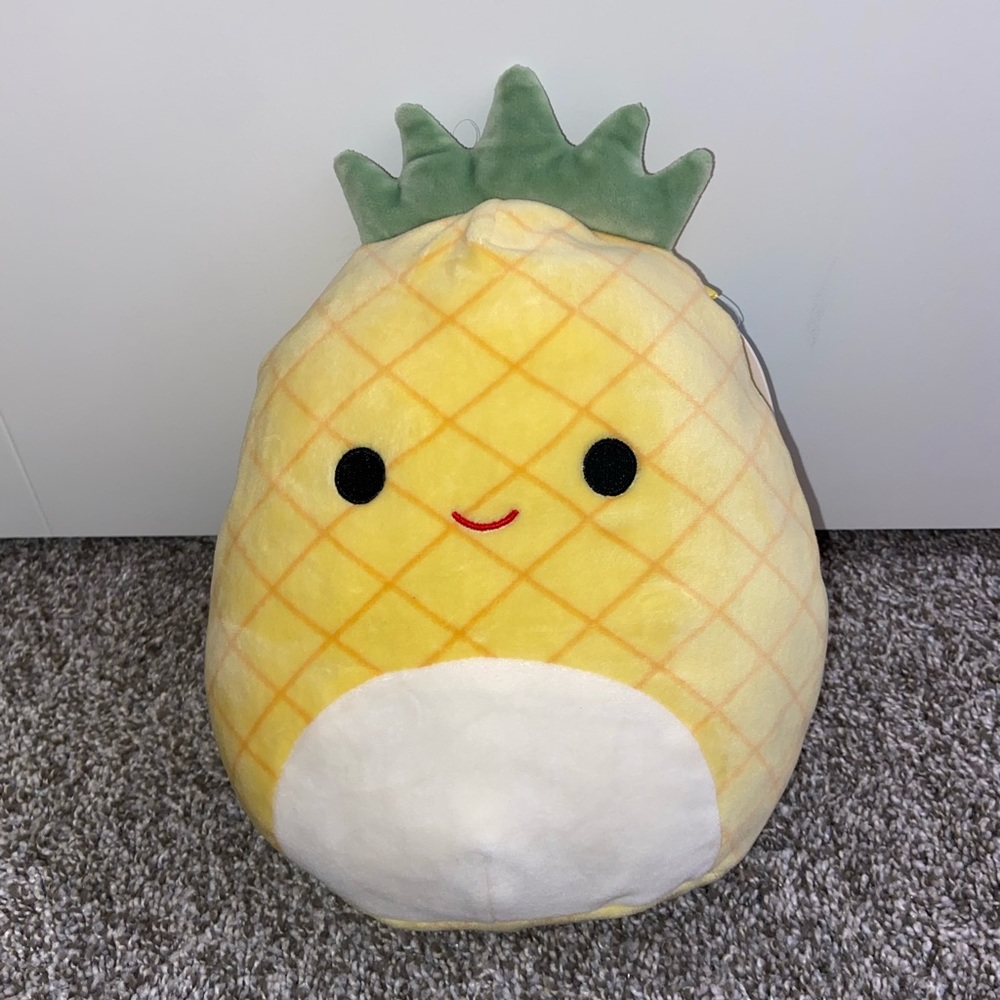 Maui 8” Squishmallow WITH TAGS | SMOKE FREE HOUSE